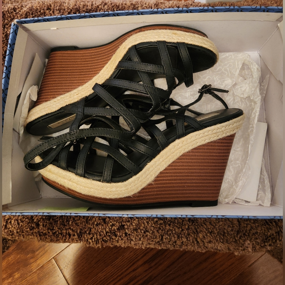 Women's size 9 Vera Wang wedge sandals